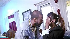 可爱印度少女18+ Sudipa 被色老男人深插并内射