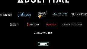 21 سيكستوري تظهر الفتاة الصغيرة البنية دارسي دارك تشتهي زب في مؤخرتها الضيقة.