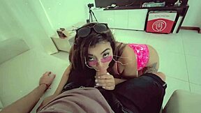 Dos amigas universitarias me la maman en cosplay sexy