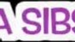 Mi hermanastra dice que es mejor en sexo que mi muñeca Tantaly