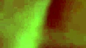 Wah, memek bengkak gemuk ini pompa kontolku keras! 😍