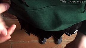 قذف في ملابس داخلية مبللة لفتيات جامعيات 18 في منزل مهجور! أكشن هاوٍ حقيقي!