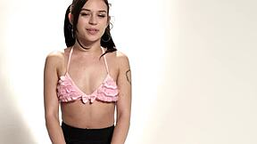 와, 아리아 발렌시아의 솔로 오르가즘을 가까이서 봐, 너무 뜨거워! 🔥