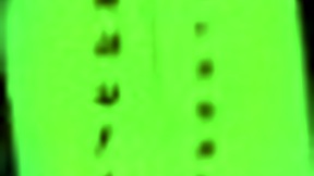 Кончает ли сексуальная учительница от этой ебательной машины?