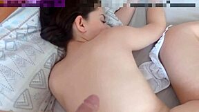Teen fellatio v bílém g-stringu končí facial cum - Shanaxnow.
