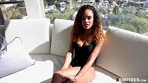 यार, क्यूट एबोनी स्कार्लिट स्कैंडल ने विशाल लंड को अपनी टाइट चूत में गहरा लिया!