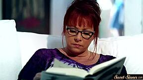 आई कैंट बिलीव ग्लैमकोर टीन गॉट फ्लॉग्ड एंड जिज्ड ऑन हेर ऐस!