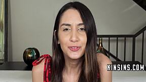 Я меняю пульт на киску с моей табу сводной сестрой