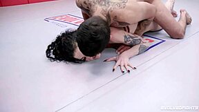 Lydia Black Prende Scopata Anale Violenta Dopo Match Wrestling Misto con Bently Layne