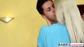 Nathaly Cherie, proef deze nerdy blonde meid met Angelo Godshack