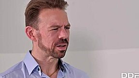 DP Epico con Urla Lascia la Piccola Rumena Rebecca Volpetti a Tremare