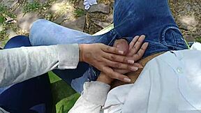 Jolie Desi ado 18+ baisée en extérieur en public