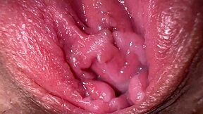 特写大开阴户和少女的脏话