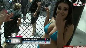 วัยรุ่นผมหยิกสีน้ำตาลโดนเย็ดแรงในสังเวียนมวย 😈