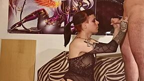 Raskaus kiihottaa, haluan kyrpiä ja liityn ryhmäorgiaan syväkurkulla ja suihkutuksilla