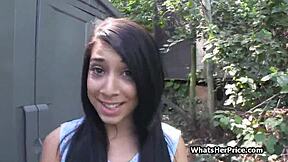 Acabei de pegar uma adolescente 18+ peituda e fodi ela na rua