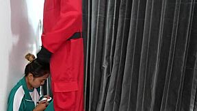 باروديا لعبة السكويد مع فتاة تايلاندية كبيرة المؤخرة 18+ تخسر بشدة