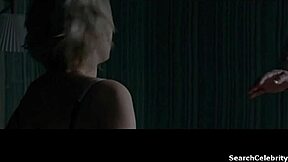 Outi Maenpaa y Ria Kataja protagonizan escena de Musta Jaa 2007