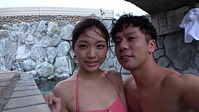 无情日本美女出租狂野泳池约会和原始酒店行动