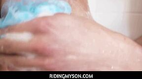 Η ορνιά νεαρή ετεροθαλή αδερφή Dharma Jones λαχταρά δράση