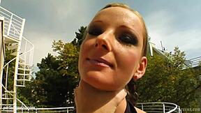 Tina en scène de baise hardcore gonzo jeune 18+ par Tamed Teens