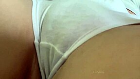 Cansadita po pracy, relaks z kimś na gorące 18-letnie jeżdżenie