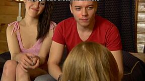 Studenter förlorar sin anala oskuld på ett vilt party