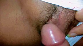 Saudara Tiri Masuk Diam-Diam ke Kamar Saudara Tiri Cewek Kecil