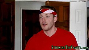 我不敢相信和后妈及18+少女的疯狂四人性爱！