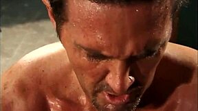 מרגיש נוסטלגי עם אחיות האחווה מציצות עמוקות וכיף פנים