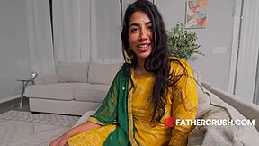 Sexo prohibido con hijastra desi, ¡irresistible!