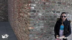 Ich glaub's nicht, Fan fickt Lilly Lil mit outdoor öligen Creampie-Domination!