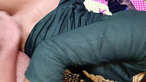 इमेजिन सेक्सी देसी टीन 18+ क्लासरूम में बॉयफ्रेंड का लंड सीक्रेटली चूसती है