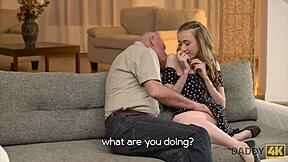 هي، دعنا نتحدث عن Daddy4K وقوة اللغة الروسية