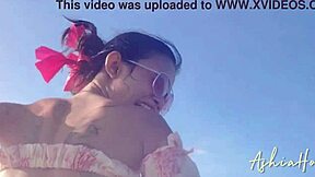 Útek na vodnom skútri, aby som naplnila svoju tesnú pičku cumom vonku