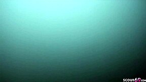 ragazza tedesca 18+ beccata filma sesso di nascosto in bagno scuola