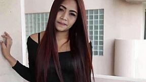 亚洲瘦骚货的毛逼被传教士式狠操！😜