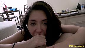 je suis obsédée par Jane Wilde chevauchant la grosse bite de James Deen sur dtfsluts.