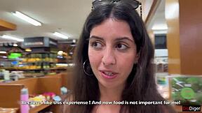 Jag köper en tjej vad som helst för cumwalk i mataffär