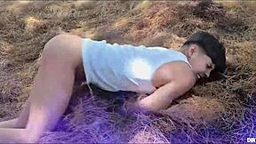 嘿，我最后和继妹还有个陌生人在森林里乱搞。