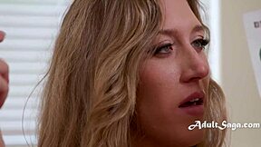 Spider woman redder fyren med sin enorme rumpe og munn