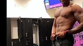 יו, בעל שילם לידסום דבן כדי שאשתו תמצוץ זין שחור במיאמי! 😍