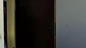 Oh my god, ayah tiri, kau bagi aku orgasme berganda dalam pepek ketat aku. Sekarang aku horny tengok kau dalam shower!