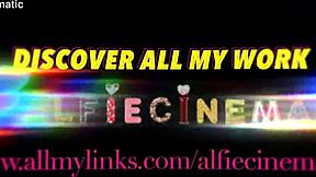 Požudna sitna 18+ Kristina Sejd moli za moj dugački kurac u curi pički!