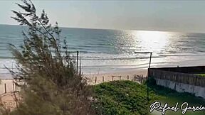 Sabah heyecanı hissediyorum bu kahverengi güzellikle POV oral ve köpek stili