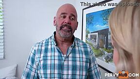 Неподходящее секс образование моих падчериц - инструкция по кондому с Скоттом Трейнором и Эшли Александер