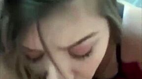 To amatør teen 18+s prøver oral sjov sammen