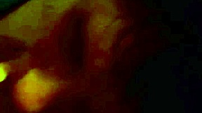 Ben azgın genç 18+ orospuyum, oral sırasında sik üzerine tükürürüm ve fışkırtana kadar derinlere alırım