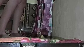 Bhabhi berani dikongkek dekat tingkap di asrama