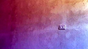 Νύμφη Latina σε Μίνι Φούστα Ρισκάρει Όλα για Κρυφές Κάμερες Θρίλερ